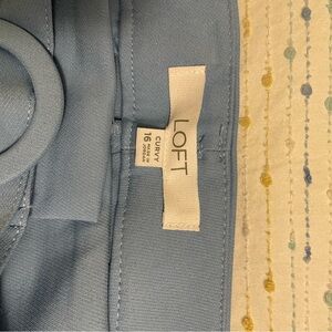 The Loft - Brand New - The Sutton Kick Crop Trousers. Size 16 Curvy-Light Blue